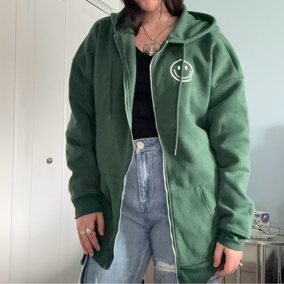 🌿 Orange Kiss Graphic Zip-Up Hoodie – Size Large 🌿 - Picture 1 of 5